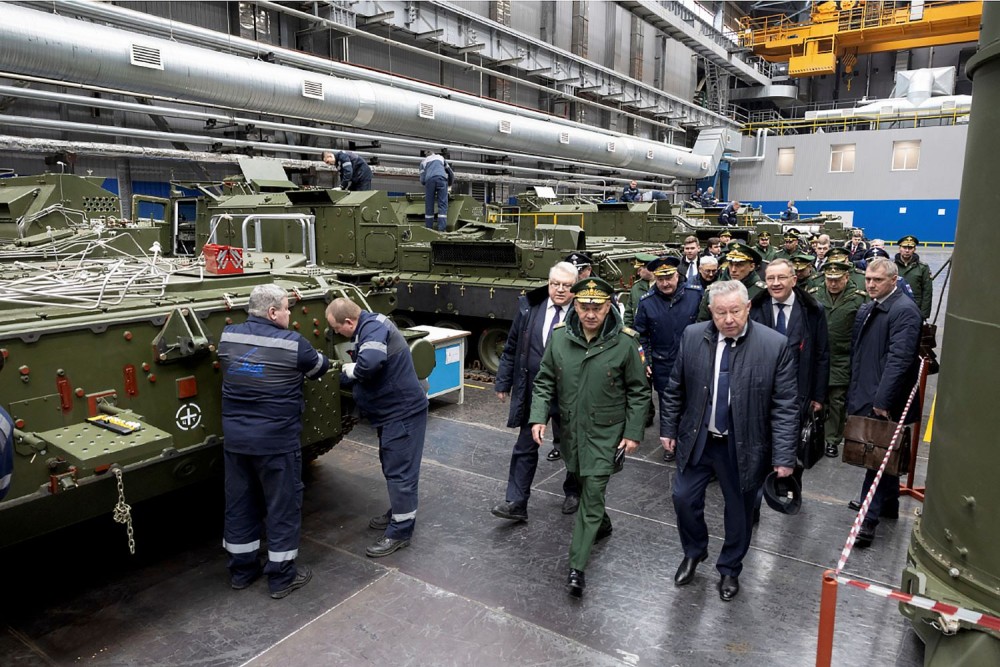 Νέες απειλές από Μεντβέντεφ για τα πυρηνικά όπλα: «Αν χρειαστεί δεν θα στοχεύσουμε μόνο το Κίεβο»