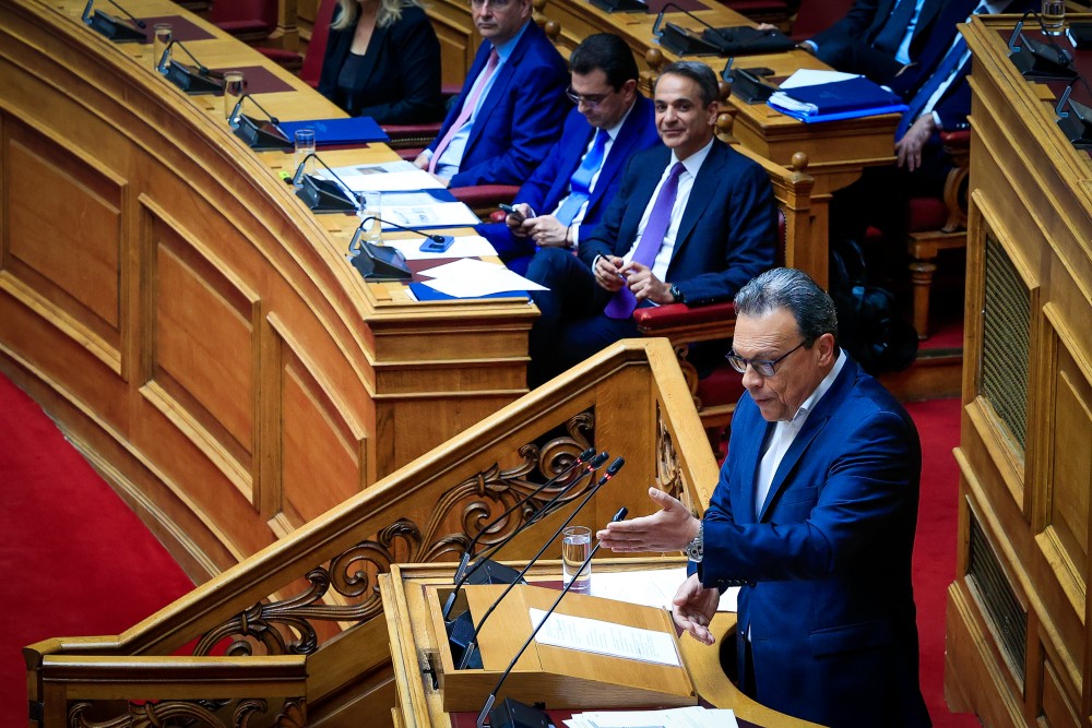 ΣΥΡΙΖΑ: τροπολογία για την κατάργηση της τεκμαρτής φορολόγησης των ελεύθερων επαγγελματιών