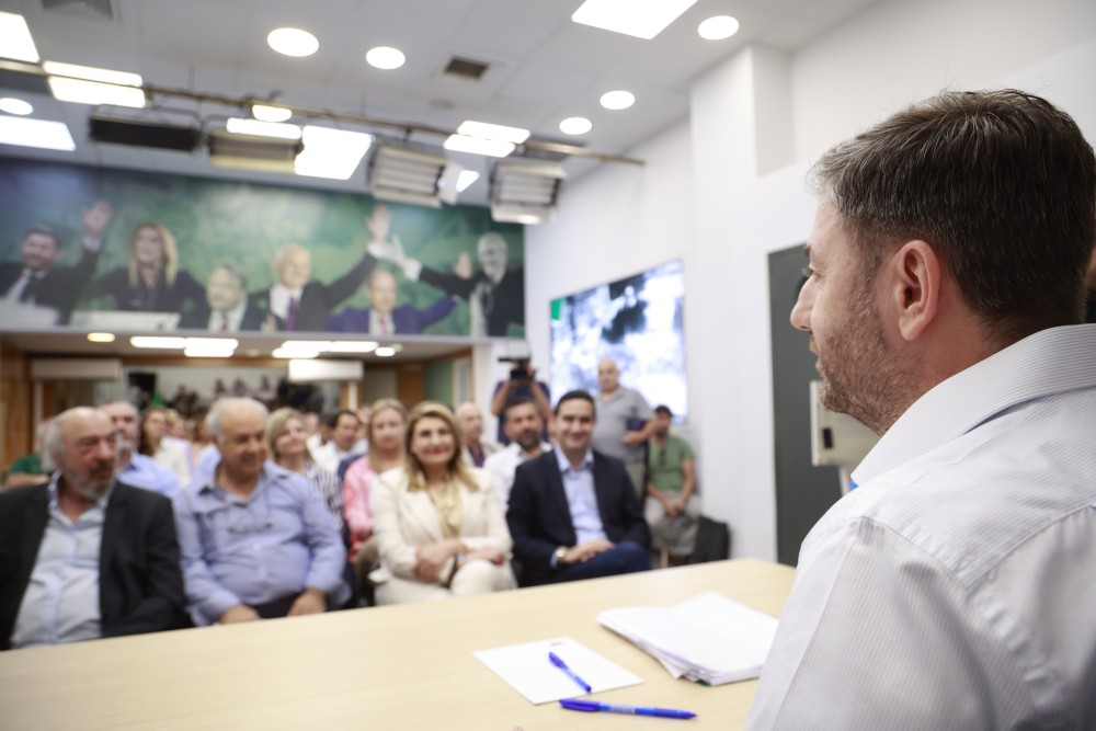 Καζάνι που βράζει το ΠΑΣΟΚ: στο καναβάτσο ο Ανδρουλάκης - Ποιοι ζητούν εκλογή ηγεσίας