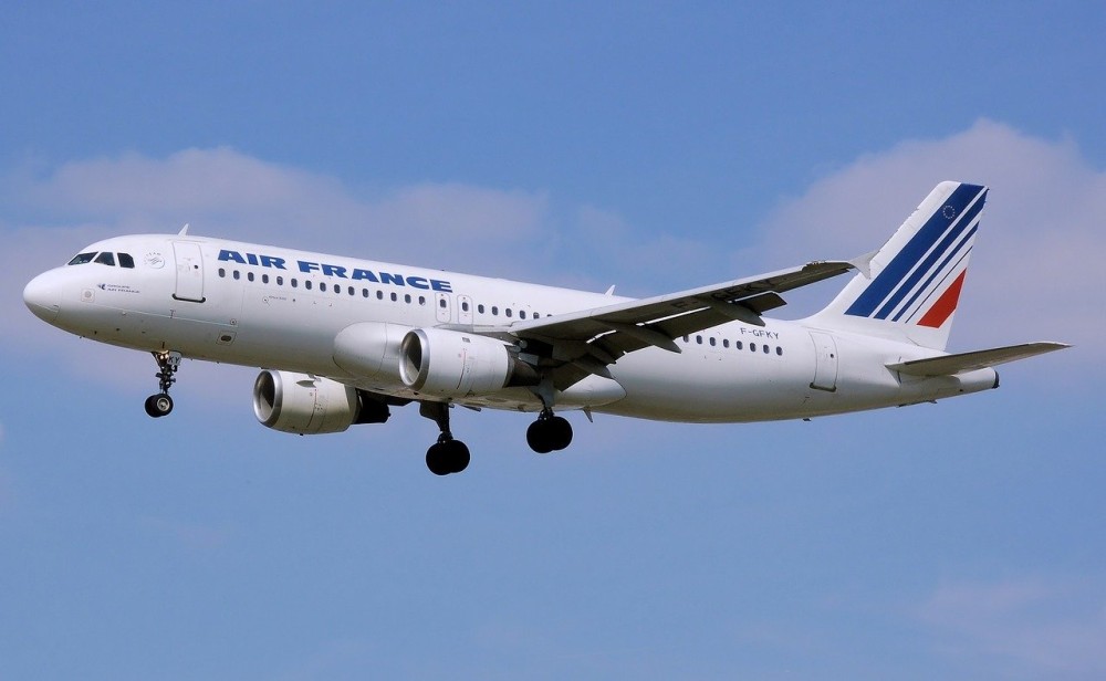Ο όμιλος Air France σχεδιάζει να κόψει πάνω από 7.500 θέσεις εργασίας