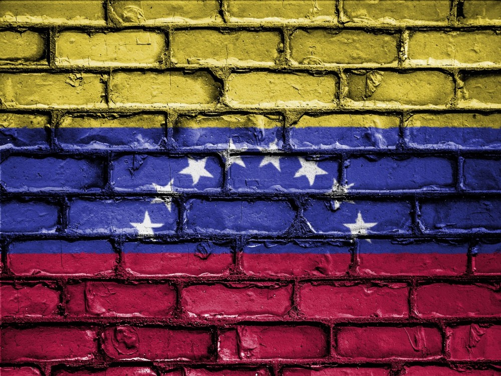 Το Καράκας ακύρωσε την απέλαση της πρέσβειρας της ΕΕ, αλλά αναμένει ανταλλάγματα