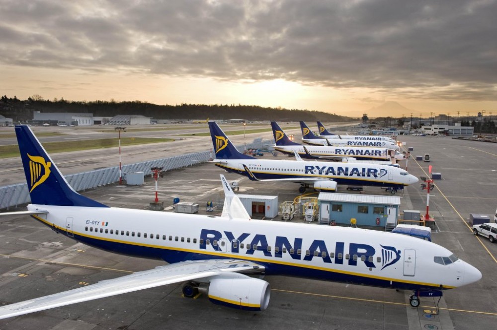 Η Ryanair ξεκινά και πάλι τις πτήσεις της από Αθηνα