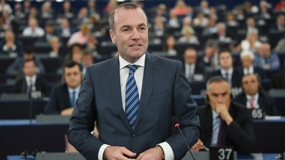 Βέμπερ στο Ευρωκοινοβούλιο: «Δε μπορούμε να αφήσουμε την Ελλάδα και την Κύπρο μόνες τους»