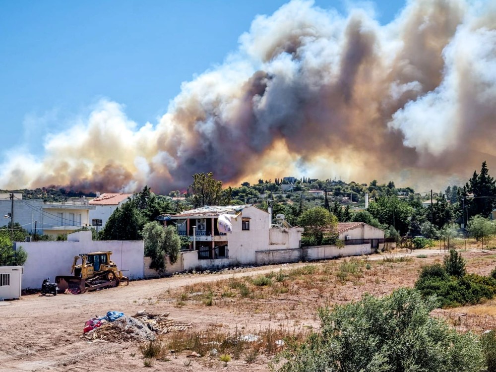 Φωτιά στην Αγία Μαρίνα: νέο μήνυμα του 112 για απομάκρυνση από Μεγάλο Μετόχι και Ξελαφτάκι