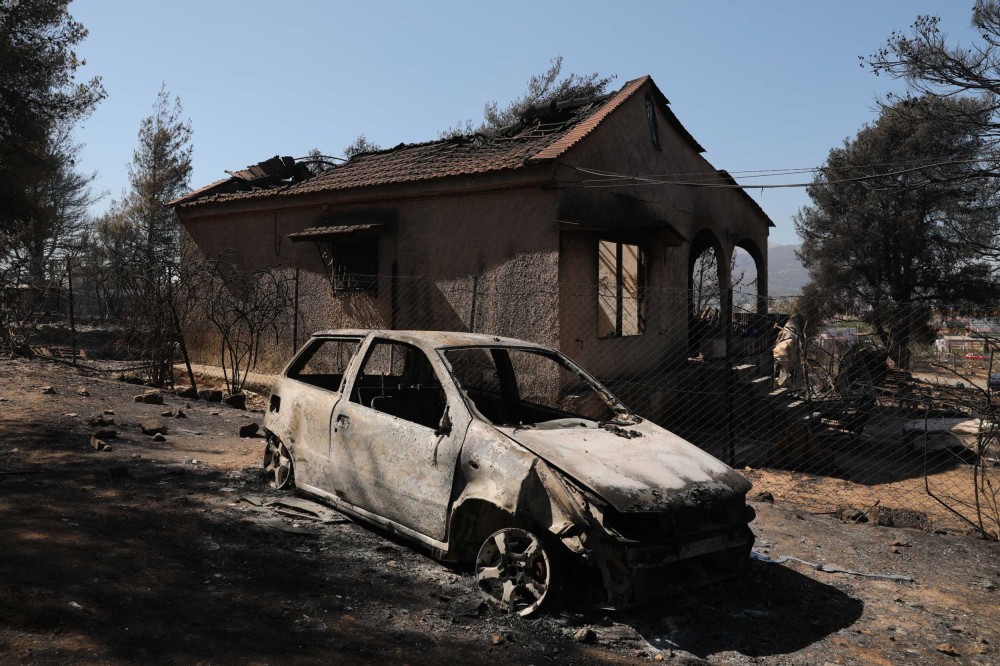 Φωτιές στην Αττική: ρύθμιση και αναστολή πληρωμής ασφαλιστικών εισφορών