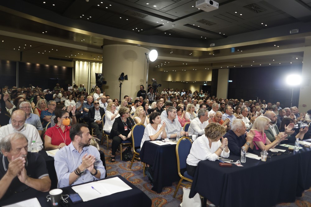 Τρολάρουν Κασσελάκη οι συριζαίοι με  το πόθεν έσχες...