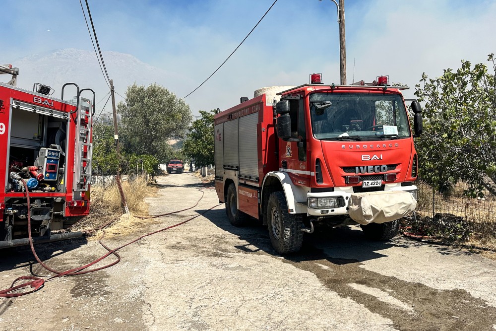 Φωτιά στον Βαρνάβα: στο Λαύριο αντί της Ραφήνας θα καταπλεύσουν τρία επιβατηγά οχηματαγωγά πλοία λόγω των έκτακτων μέτρων