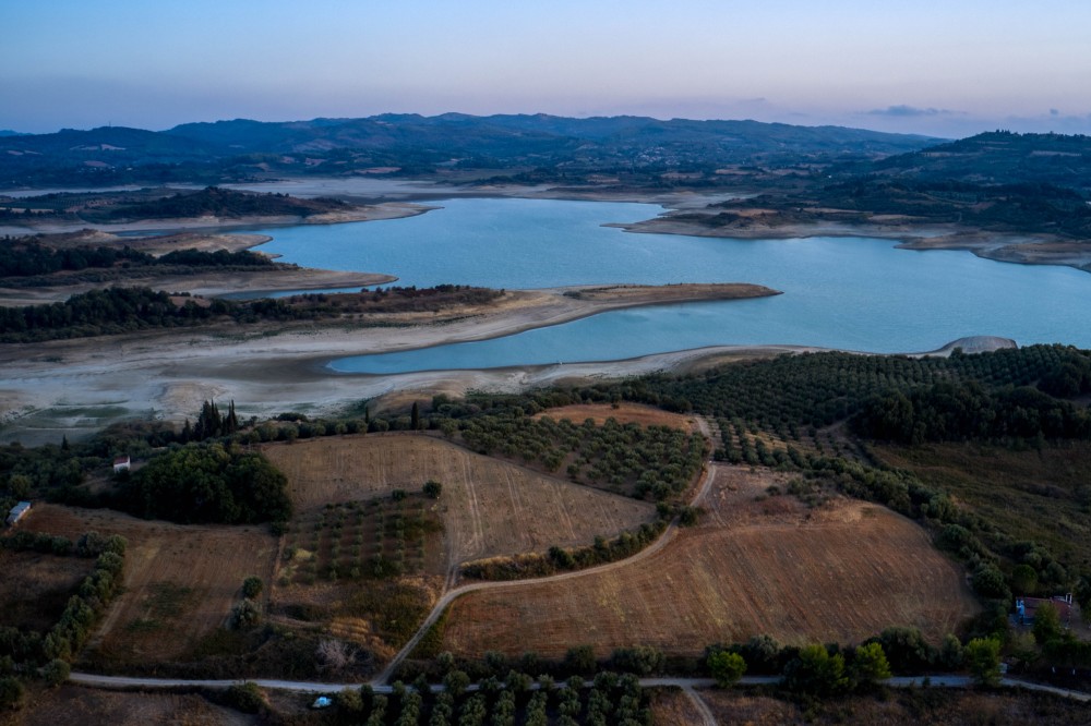 Πρωτοβουλίες ΥΠΕΝ για την αντιμετώπιση της λειψυδρίας: λύσεις για την πρόσβαση όλων στο νερό