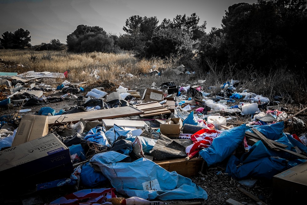 Τα σκουπίδια, η ανακύκλωση και οι «σκανδαλιάρηδες»