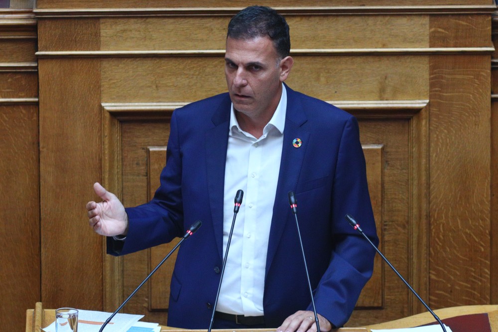 Πόλεμος Καραμέρου με τρολ του ΣΥΡΙΖΑ: «Όσο μου έκανε τη δουλίτσα, έλεγε ευχαριστώ»