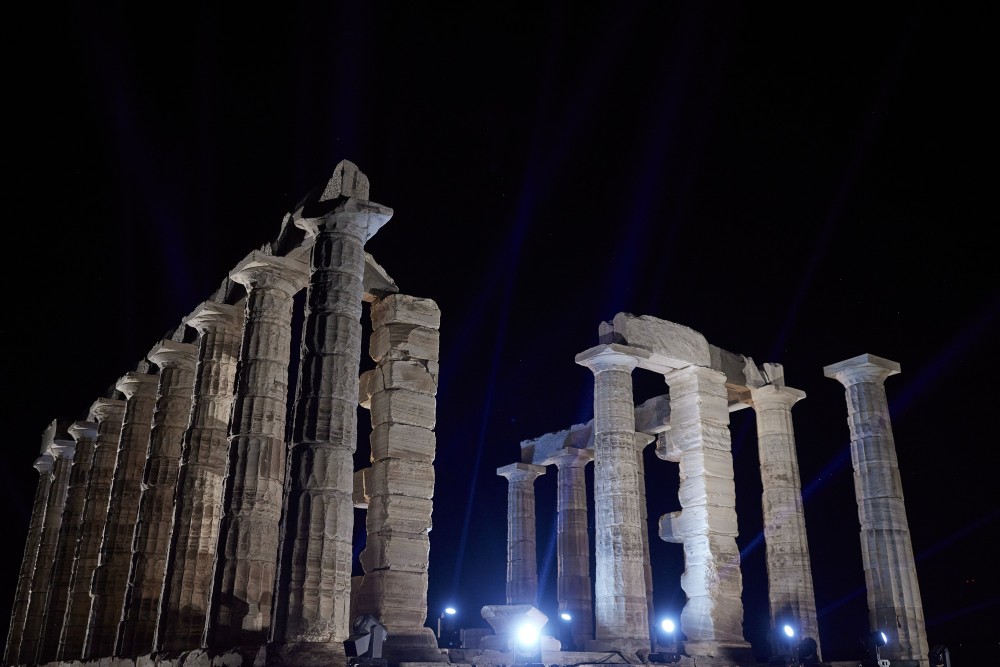 Αφήνοντας πίσω την καταστροφολογία και τη... μαυρίλα