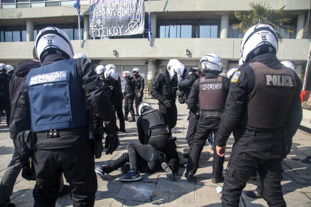 ΑΠΘ: στο εδώλιο τρεις από τους πέντε συλληφθέντες για τον προπηλακισμό του πρύτανη