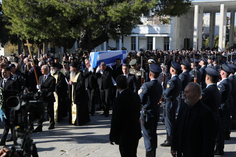 Ο αποχαιρετισμός στον Κώστα Σημίτη