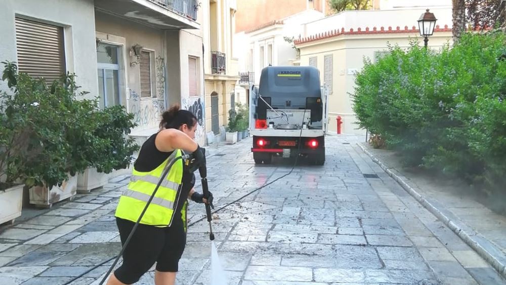 Κυριακάτικες δράσεις καθαριότητας στην Πλάκα από το Δήμο Αθηναίων