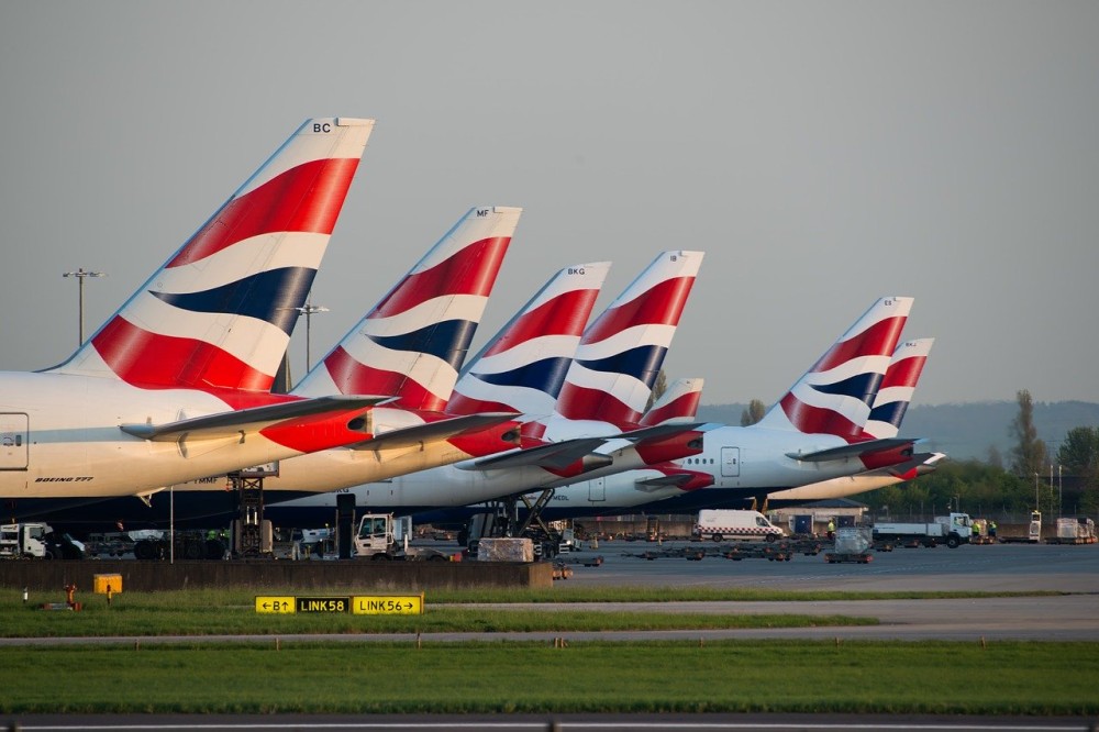 Κορωνοϊος: Kαθαρές οι πτήσεις από Βρετανία