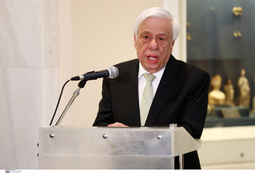 Τα δημοσιογραφικά «παπαγαλάκια» στηρίζουν Παυλόπουλο