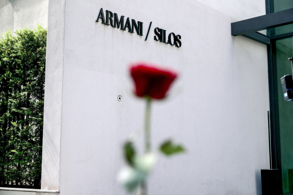 Αρμάνι: Ουρές για το λαϊκό προσκήνυμα στον βασιλιά Τζόρτζιο - «Αδύνατον να τον ξεχάσουμε» (photos & video)