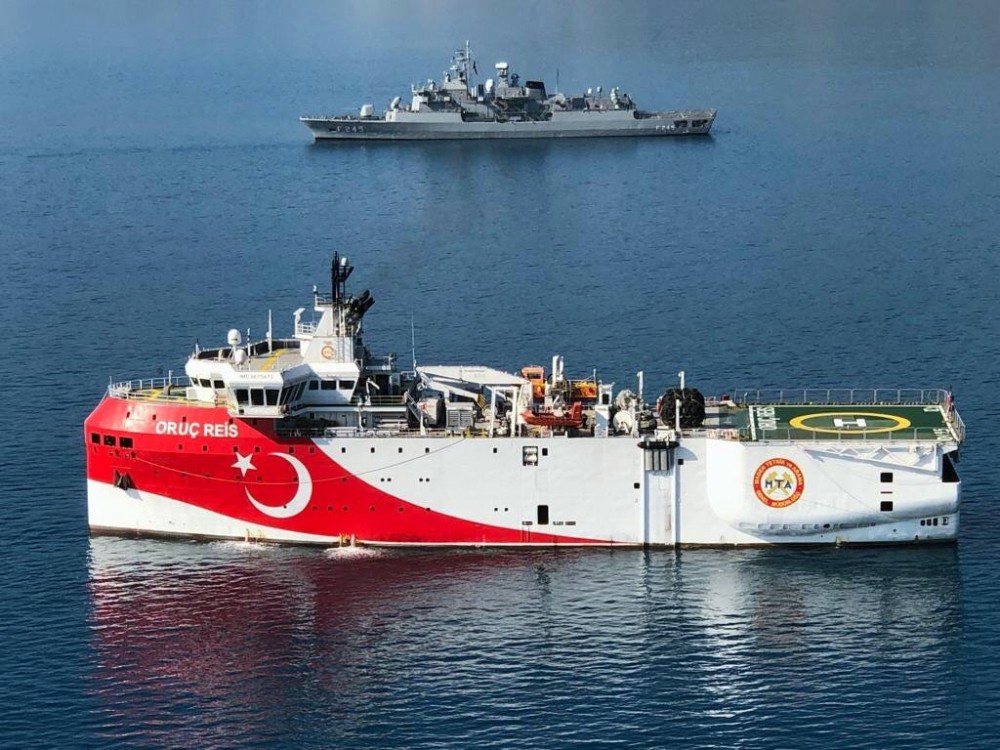 Oruc Reis: Κόκκινος συναγερμός στο Πολεμικό Ναυτικό &#8211; Προκλητικός Τσαβούσογλου