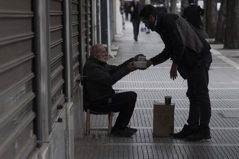 Δήμος Αθηναίων: Δίπλα στους άστεγους και το καλοκαίρι με δράσεις στο κέντρο και τις γειτονιές