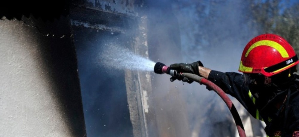 Μήνυμα από το 112 για τη φωτιά στη Μεταμόρφωση-«Κλείστε πόρτες και παράθυρα, επικίνδυνοι καπνοί»