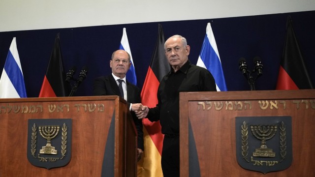 Σολτς: έτρεξε σε καταφύγιο της γερμανικής πρεσβείας στο Ισραήλ όταν ήχησαν σειρήνες