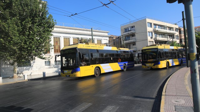 Απεργία 28/2: πως θα κινηθούν την Παρασκευή τα ΜΜΜ - Τι αλλάζει στις πτήσεις