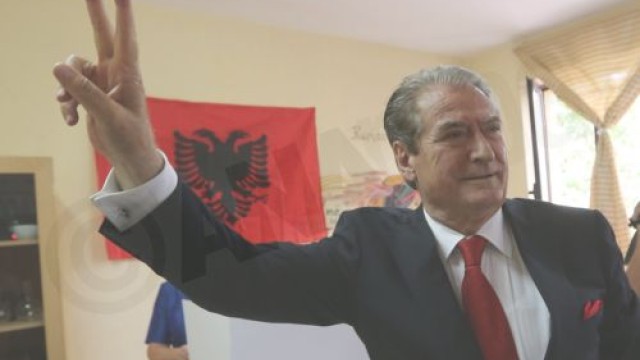 Αλαβανία: ο Σαλί Μπερίσα εκθέτει ανοιχτά τον πρωθυπουργό Έντι Ράμα για την υπόθεση Μπελέρη