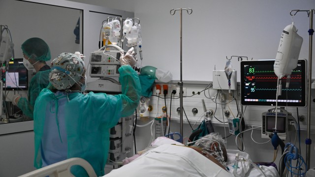 ΕΟΔΥ: καλπάζει η γρίπη, 17 νέα σοβαρά κρούσματα και δύο θάνατοι