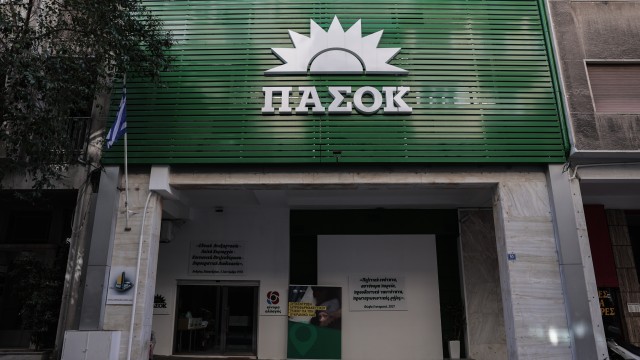 Ο «πράσινος ΣΥΡΙΖΑ» είναι εδώ: αντιπολίτευση με… Τέμπη, επίθεση στη Δικαιοσύνη και στα ΜΜΕ