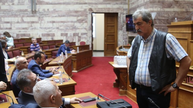 Ο αυτόκλητος εισαγγελέας Πολάκης καλεί την Λινού να επιστρέψει τα χρήματα που έχει λάβει για το Ινστιτούτο Prolepsis