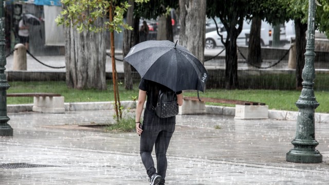 Κακοκαιρία: Φεύγει η «Atena» έρχεται η «Boris»-Πέφτει η θερμοκρασία το Σαββατοκύριακο