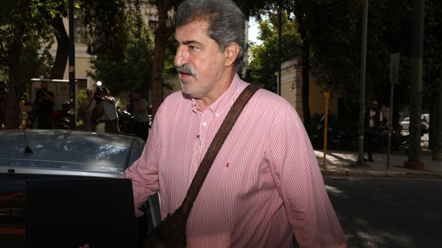 ΣΥΡΙΖΑ: επίθεση Παύλου Πολάκη σε Νίκο Καρανίκα επειδή μίλησε για «πραξικόπημα» με την έκπτωση Κασσελάκη