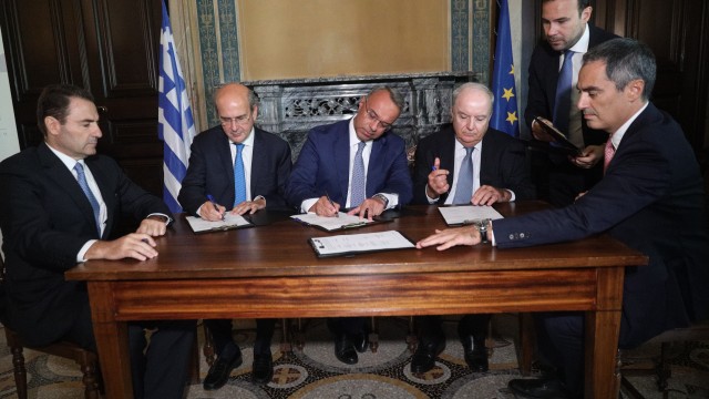 Aττική Οδός: υπογράφηκε η νέα 25ετής σύμβαση παραχώρησης στη ΓΕΚ ΤΕΡΝΑ