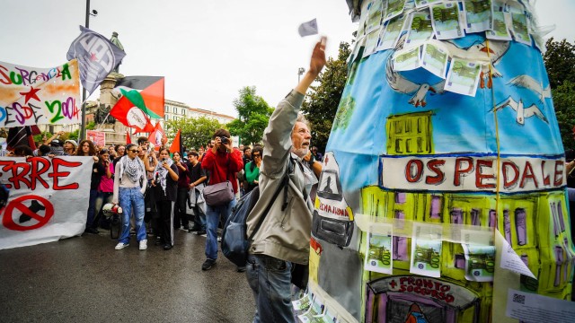 Ιταλία: συγκρούσεις της αστυνομίας με διαδηλωτές  όπου διεξάγεται η σύνοδος των G7