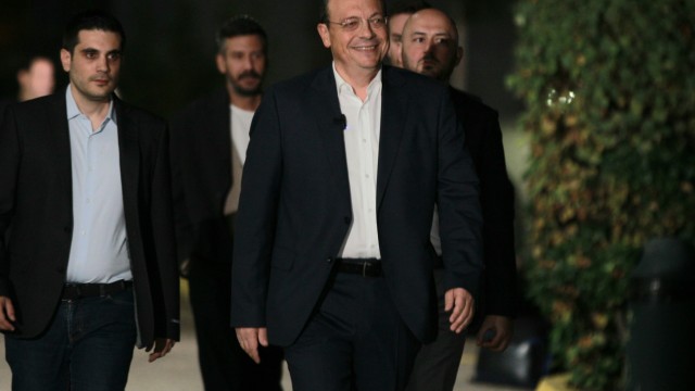 Παντρεύτηκε ο Σωκράτης Φάμελλος  στο δημαρχείο Θεσσαλονίκης