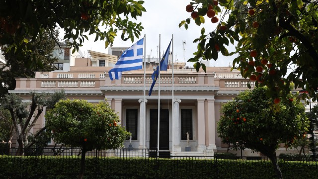 Αντεπίθεση με στόχο την επανεκκίνηση: στήριξη, μεταρρυθμίσεις και ενίσχυση της εμπιστοσύνης από την κυβέρνηση