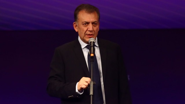 Ο Γιάννης Βρούτσης συστήνει την αναστολή αθλητικών δραστηριοτήτων σε νησιά των Κυκλάδων