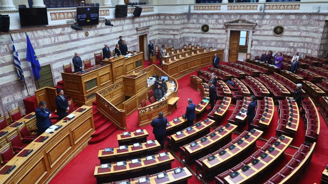 Βουλή: ενός λεπτού σιγή στη μνήμη των Ελλήνων Εβραίων μαρτύρων του Ολοκαυτώματος