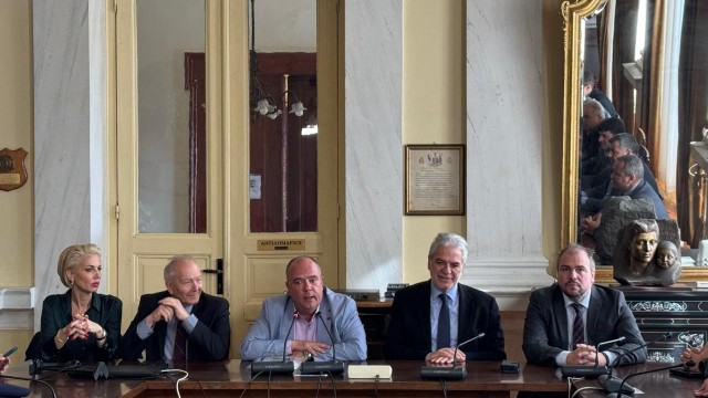 Χρήστος Στυλιανίδης από Σύρο: Ευρωπαϊκή χρηματοδότηση έως 400 εκατομμύρια και 12ετείς συμβάσεις για τις άγονες γραμμές