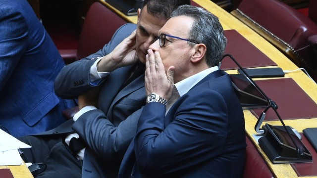 Κοίταξε τα ποσοστά και είδε Ζωή να γελάει ο Καραμέρος: Την αποκάλεσε «εταίρο της ΝΔ» (video)