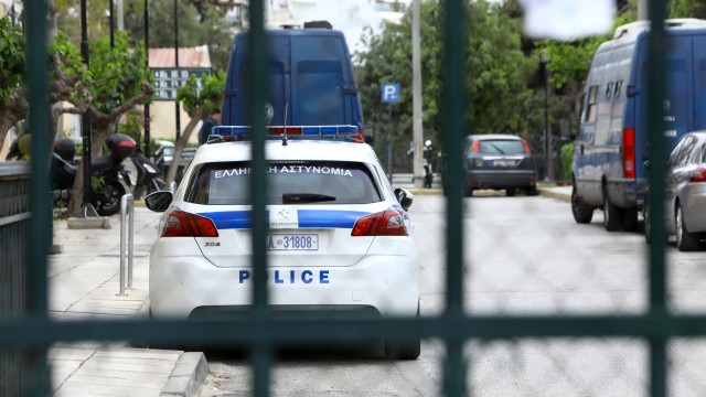 Κακοποίηση παιδιών στη Λάρισα: ελεύθερος με περιοριστικούς όρους ο βιολογικός πατέρας τους  (video)