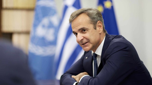 Συνάντηση Κυριάκου Μητσοτάκη με τον Γάλλο υπουργό Άμυνας στο Μαξίμου