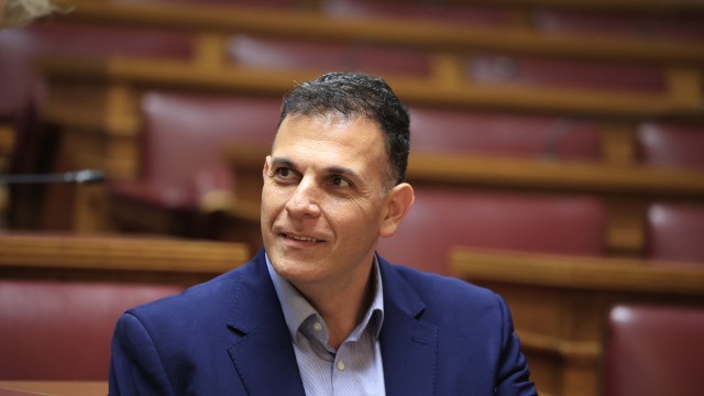 Παραλήρημα Καραμέρου για τον ανασχηματισμό: αποδίδει κατηγορίες και στους νέους υπουργούς για Τέμπη - υποκλοπές
