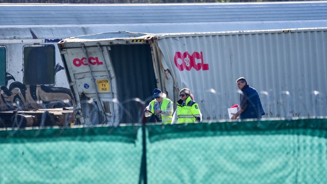 Το ξυλόλιο μας τελείωσε, μένει η απολογία των συνωμοσιολόγων