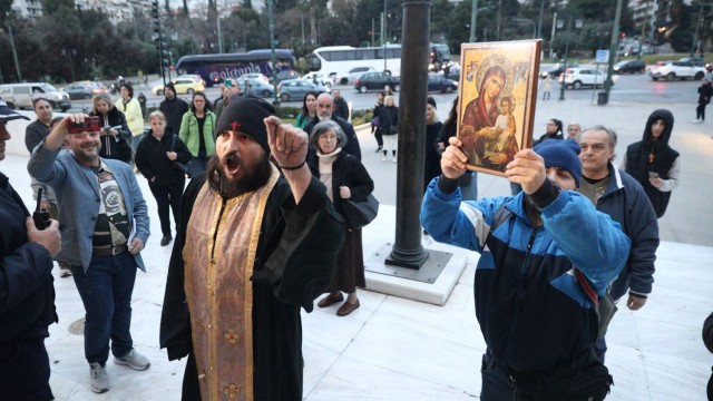 Εθνική Πινακοθήκη: μέλη θρησκευτικών οργανώσεων επιτέθηκαν σε υπερασπιστές της Τέχνης