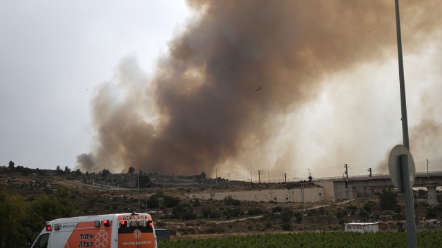 Φωτιές στο Ισραήλ: Συνεχίζονται οι εκκενώσεις οικισμών – Σύλληψη ενός υπόπτου (video)