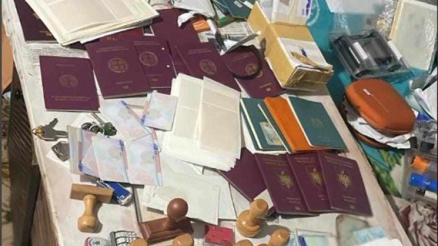 20 συλλήψεις στην επιχείρηση «Κέρβερος» της ΕΛ.ΑΣ. – Εξαρθρώθηκε κύκλωμα διακίνησης μεταναστών με 4 εκατ. ευρώ κέρδη (video)