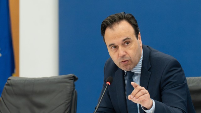 Έρχεται ο ενιαίος προσωπικός αριθμός – Το σχέδιο Παπαστεργίου κατά του χάους
