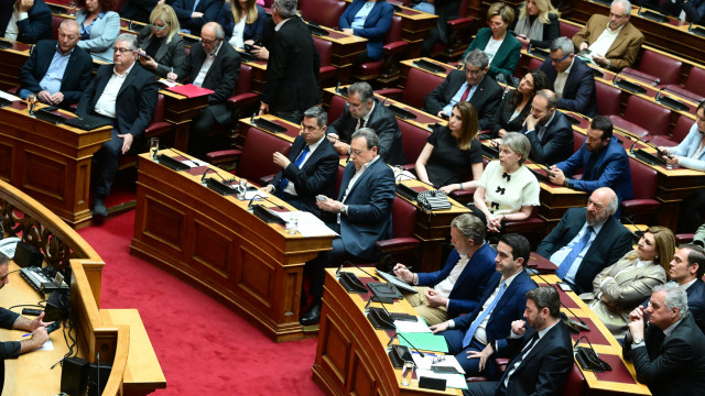 ΠΑΣΟΚ, ΣΥΡΙΖΑ: αναζητούν νέο πολιτικό σωσίβιο στον ΟΠΕΚΕΠΕ