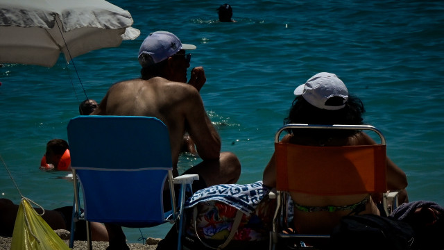 Η Ελλάδα «φλέγεται»: καύσωνας έως 42°C και αυξημένος κίνδυνος πυρκαγιών